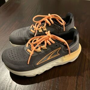 Altra Provision 7 women’s Size 6.5